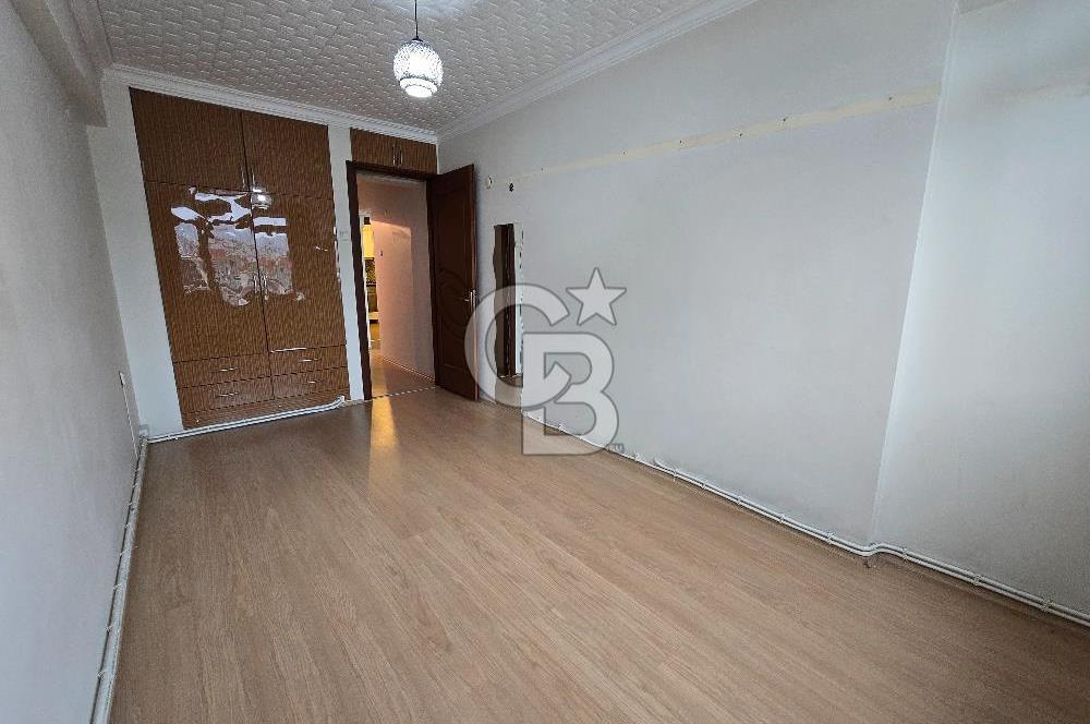 MUSELAND EVRENİN'DE BORNOVA MERKEZDE BAKIMLI ASANSÖRLÜ 2+1 DAİRE