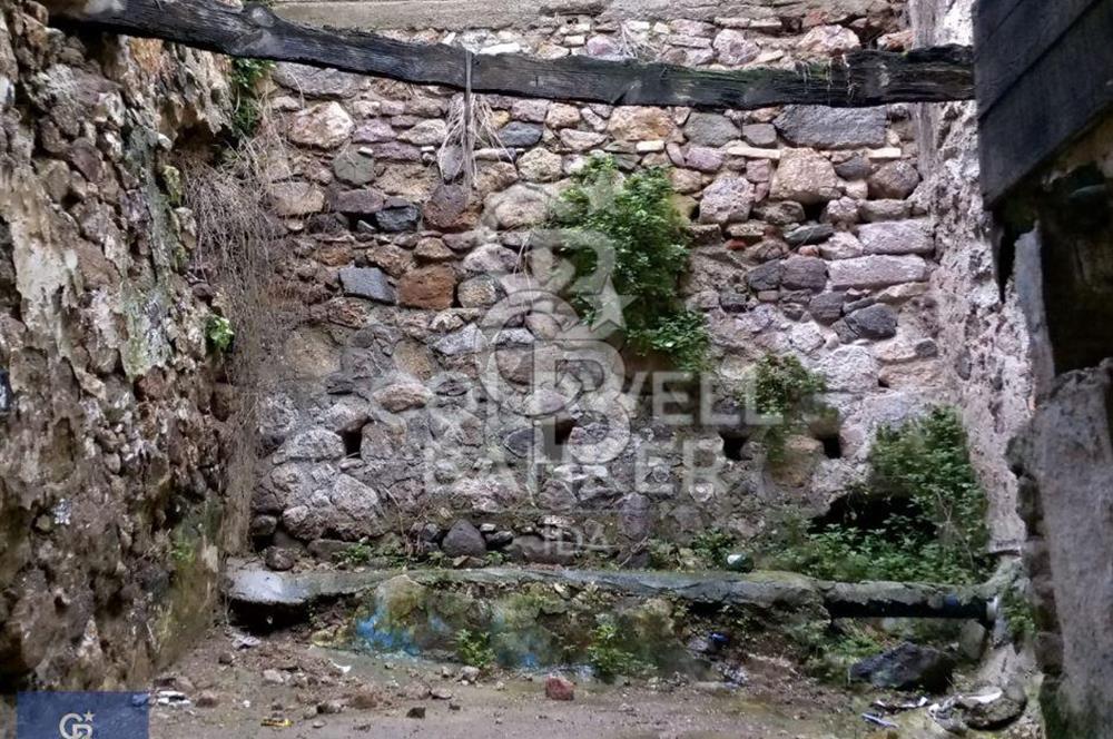 AYVALIKTA TARİHİ DOKUSU KORUNMUŞ RESTORASYONA UYGUN TAŞ EV