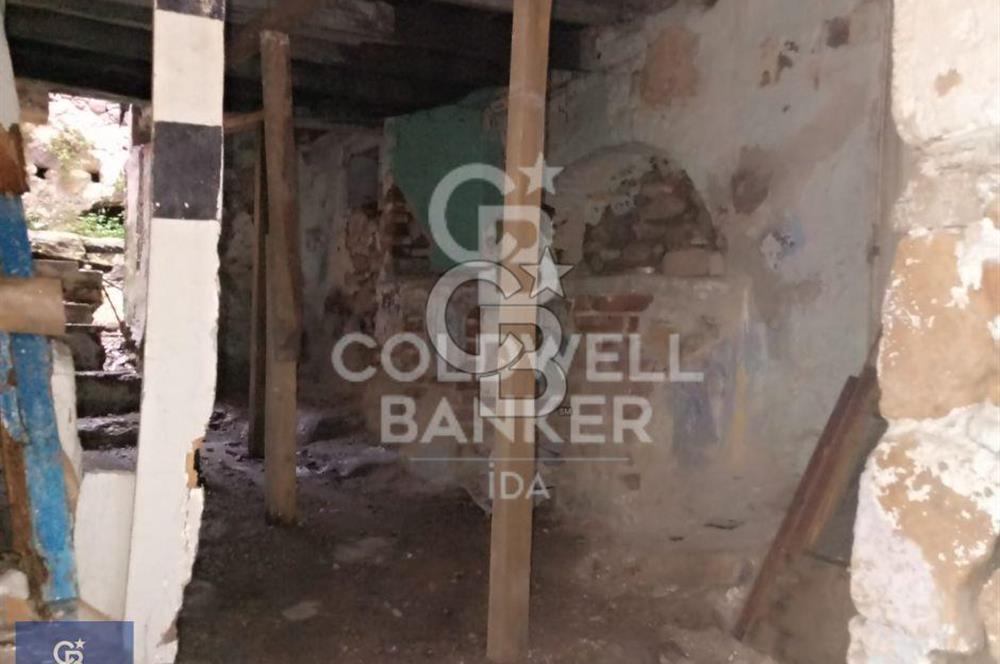 AYVALIKTA TARİHİ DOKUSU KORUNMUŞ RESTORASYONA UYGUN TAŞ EV