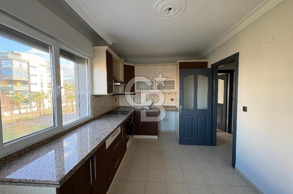 GÜZELBAHÇE SİTELER'DE 3+1 180M2 DENİZ MANZARALI KİRALIK DAİRE