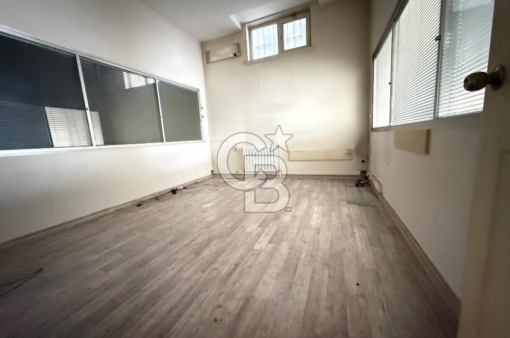 CADDE ÜZERİ GENİŞ CEPHELİ 350 M2 SATILIK DÜKKAN