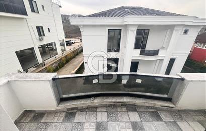 Başiskele Seymen'de Hürriyet cd.Üzerinde Satılık 4+1 Villa