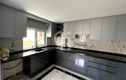 YEŞİL ALTINKENT SİTESİNDE İŞ YERİNE UYGUN FIRSAT KİRALIK VİLLA