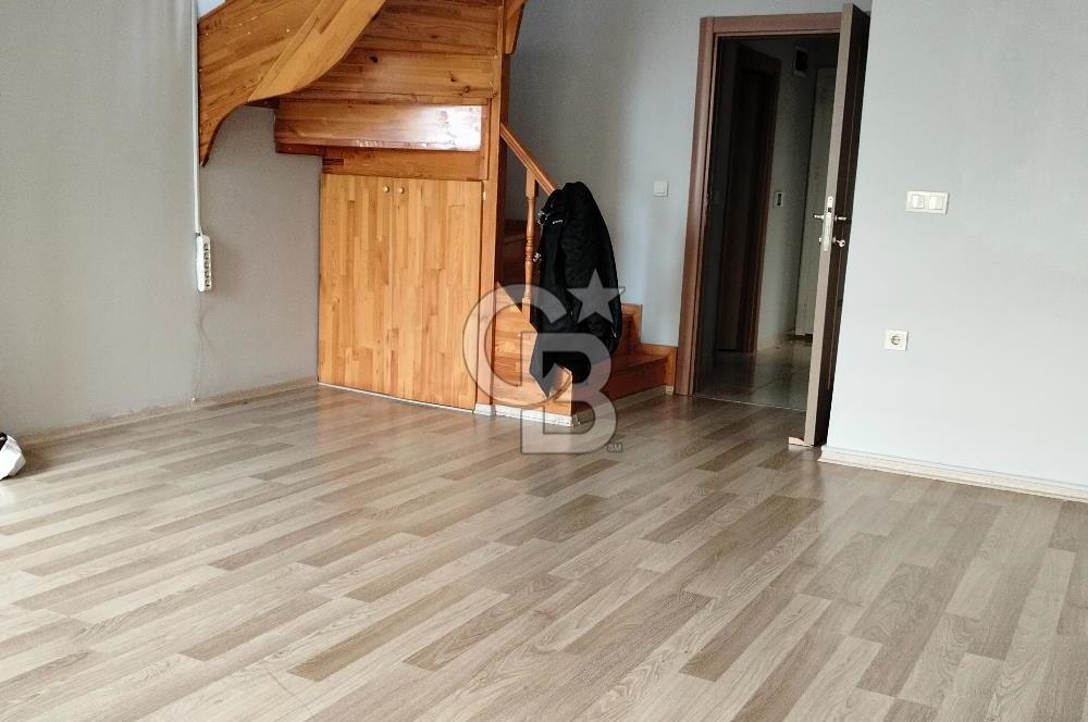Sümer Caddesi üzerinde 3+1 dubleks kiralık daire