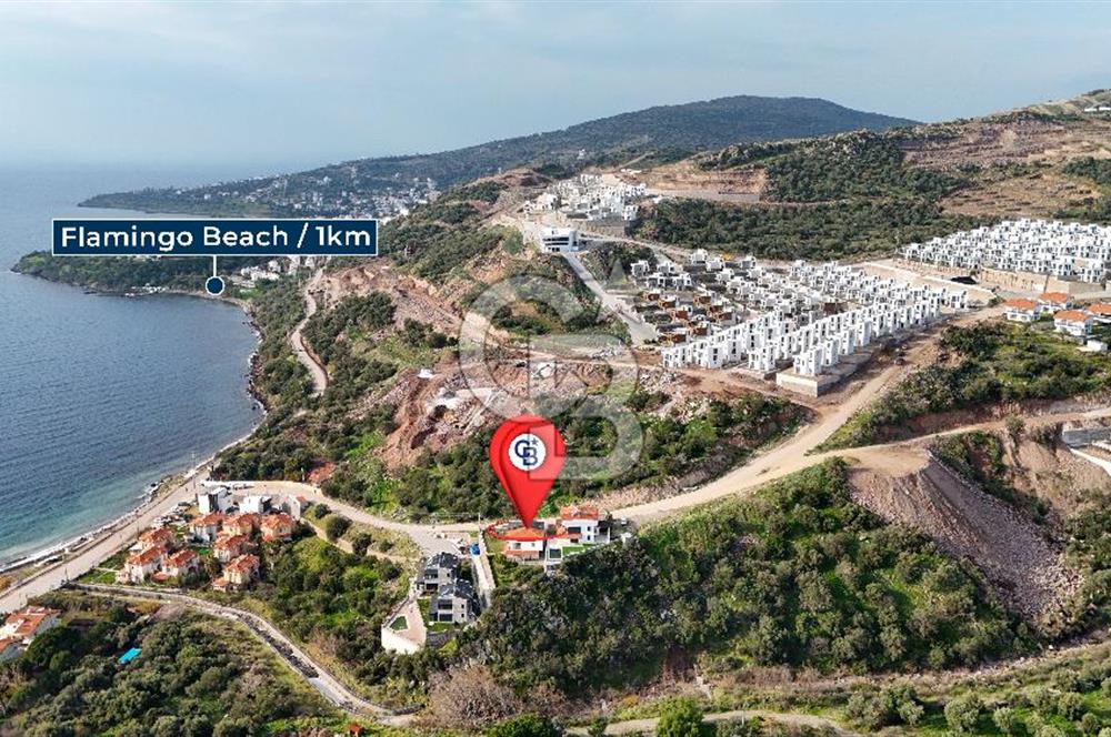 ÇANDARLIDA PANORAMİK DENİZ MANZARALI GENİŞ BAHÇELİ SATILIK VİLLA