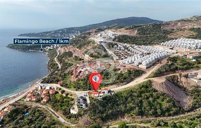 ÇANDARLIDA PANORAMİK DENİZ MANZARALI GENİŞ BAHÇELİ SATILIK VİLLA