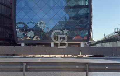 E-5 ÜZERİ 3.711 M2 KOMPLE KİRALIK PLAZA