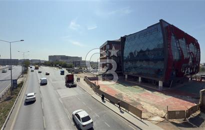 E-5 ÜZERİ 3.711 M2 KOMPLE KİRALIK PLAZA
