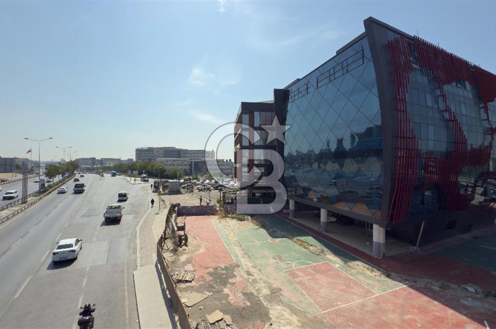 E-5 ÜZERİ 3.711 M2 KOMPLE KİRALIK PLAZA