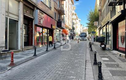 Kadıköy Rasimpaşa Minibüs Yolunda Bahçeli Bodrumlu Dükkan