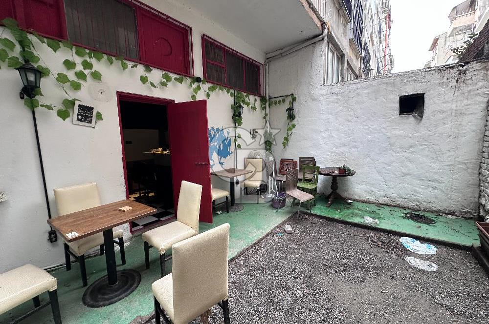 Kadıköy Rasimpaşa Minibüs Yolunda Bahçeli Bodrumlu Dükkan