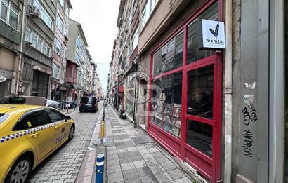 Kadıköy Rasimpaşa Minibüs Yolunda Bahçeli Bodrumlu Dükkan