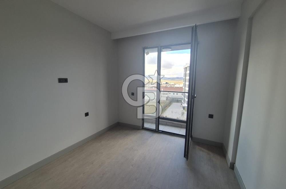 Esenboğa Havalimanı Yakınında Kiralık 1+1 Köşe Daire