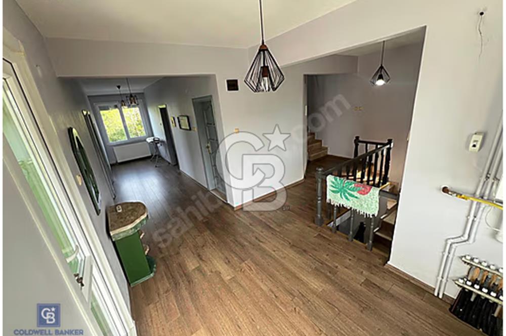 ARNAVUTKÖY KARABURUN MÜSTAKİL 3 KATLI BAHÇELİ EV