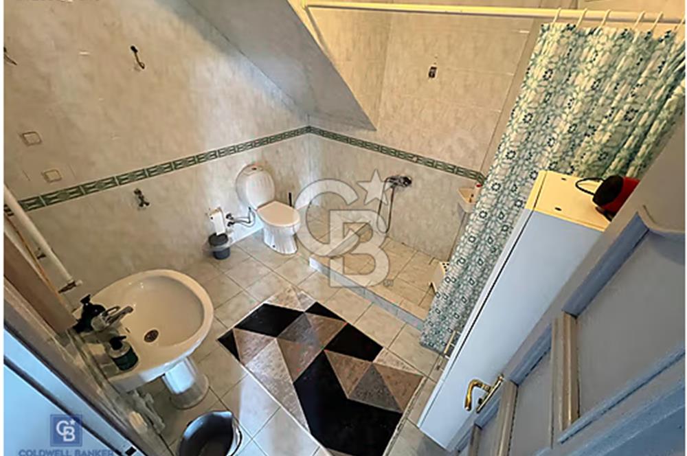 ARNAVUTKÖY KARABURUN MÜSTAKİL 3 KATLI BAHÇELİ EV