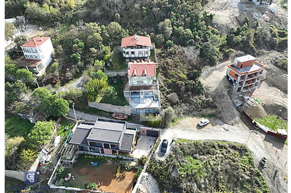 ARNAVUTKÖY KARABURUN MÜSTAKİL 3 KATLI BAHÇELİ EV