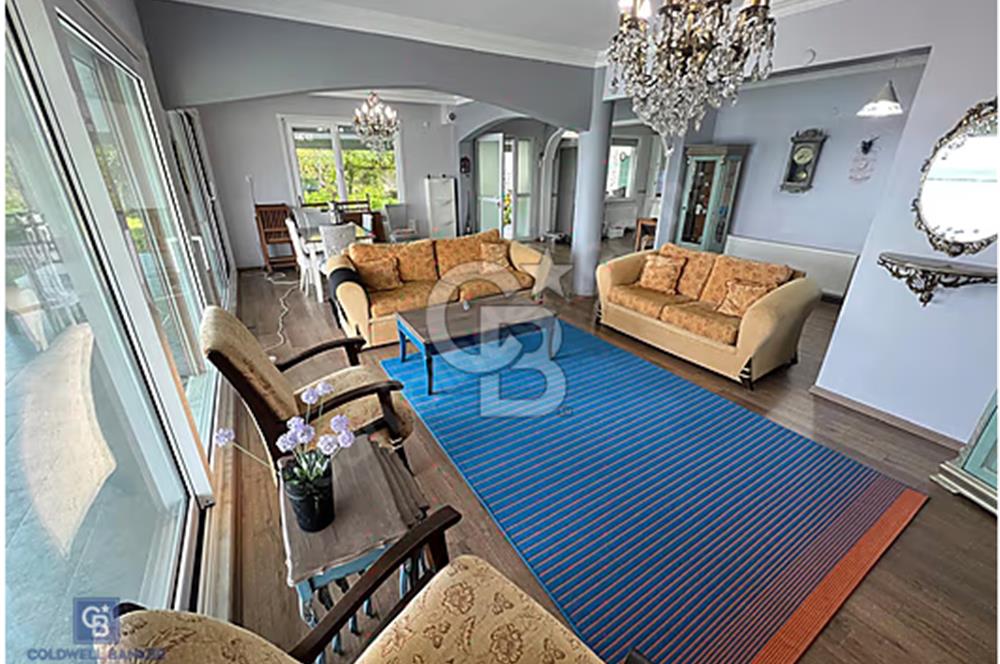 ARNAVUTKÖY KARABURUN MÜSTAKİL 3 KATLI BAHÇELİ EV