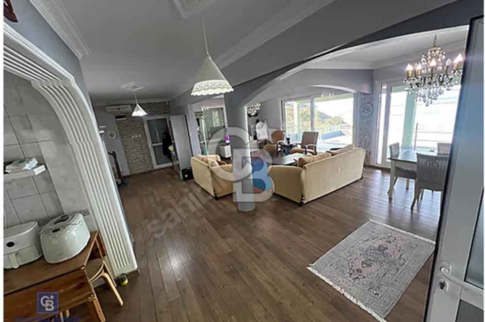 ARNAVUTKÖY KARABURUN MÜSTAKİL 3 KATLI BAHÇELİ EV