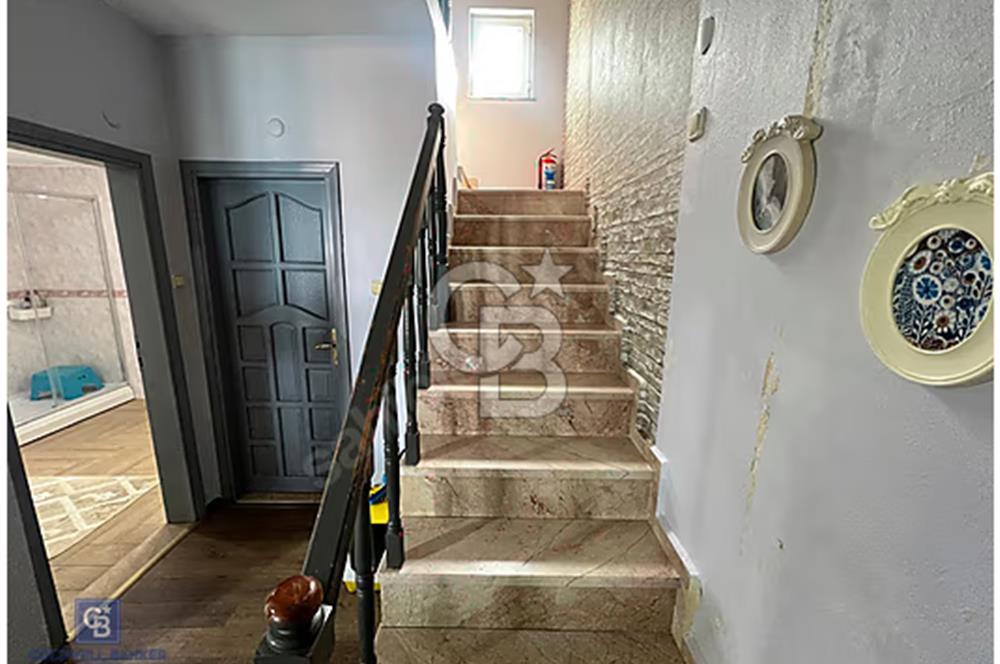 ARNAVUTKÖY KARABURUN MÜSTAKİL 3 KATLI BAHÇELİ EV
