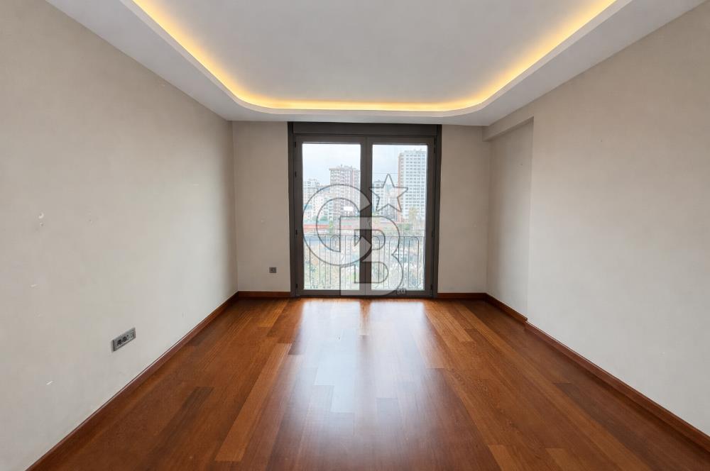 Kadıköy, Yoğurtçu Parkı & Deniz Manzaralı SATILIK Dubleks Daire