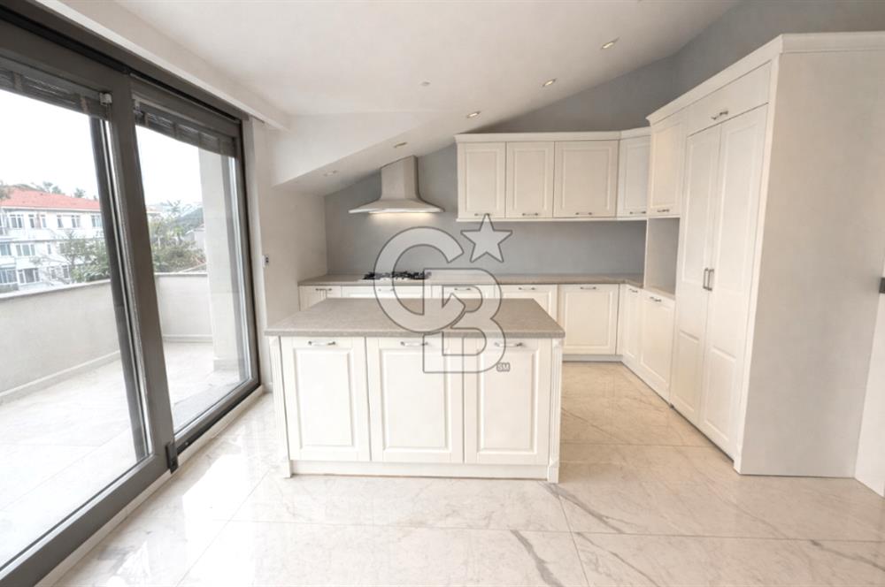 Kadıköy, Yoğurtçu Parkı & Deniz Manzaralı SATILIK Dubleks Daire