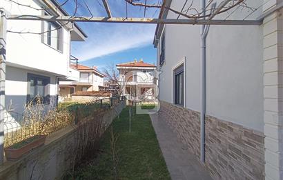 Mavinin ve Yeşilinin Buluştuğu Nokta: Altınova’da Fırsat Villası!