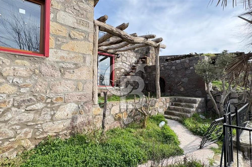 ÇANAKKALE AYVACIK AHMETLER'DE MÜSTAKİL TAŞ EV