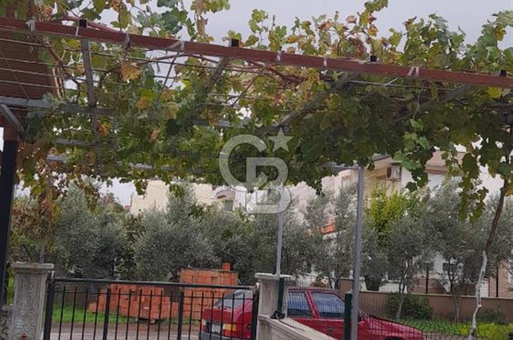 Mavinin ve Yeşilinin Buluştuğu Nokta: Altınova’da Fırsat Villası!