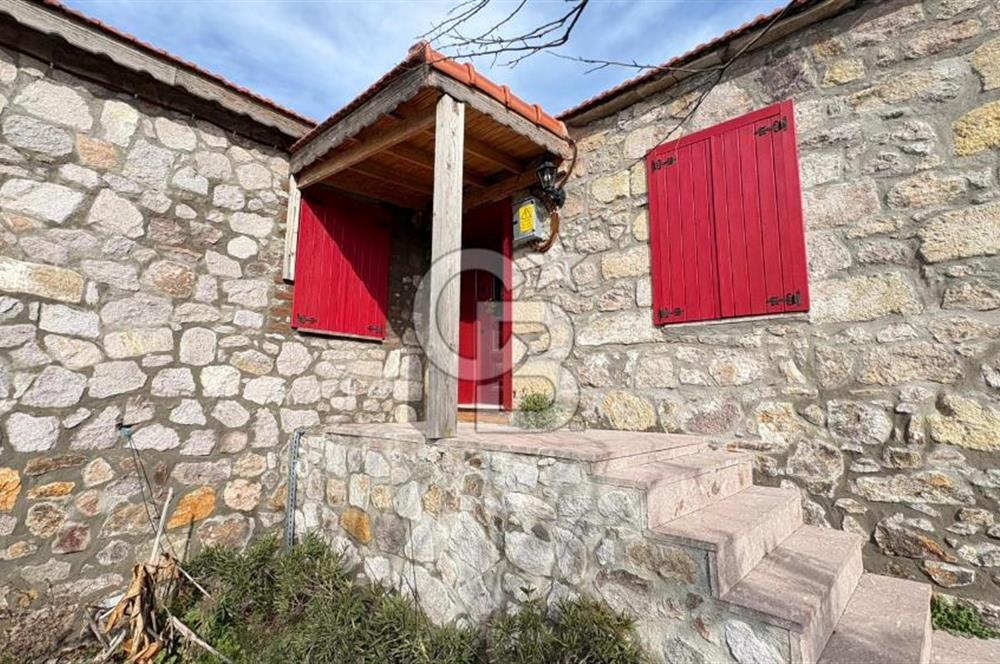 ÇANAKKALE AYVACIK AHMETLER'DE MÜSTAKİL TAŞ EV