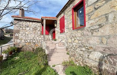 ÇANAKKALE AYVACIK AHMETLER'DE MÜSTAKİL TAŞ EV