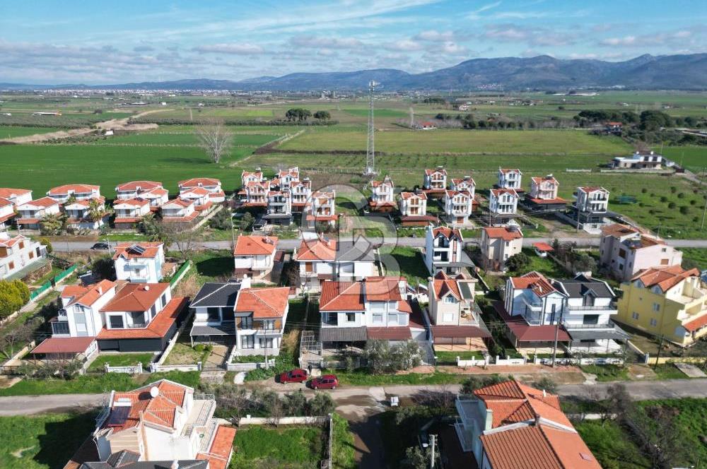 Mavinin ve Yeşilinin Buluştuğu Nokta: Altınova’da Fırsat Villası!