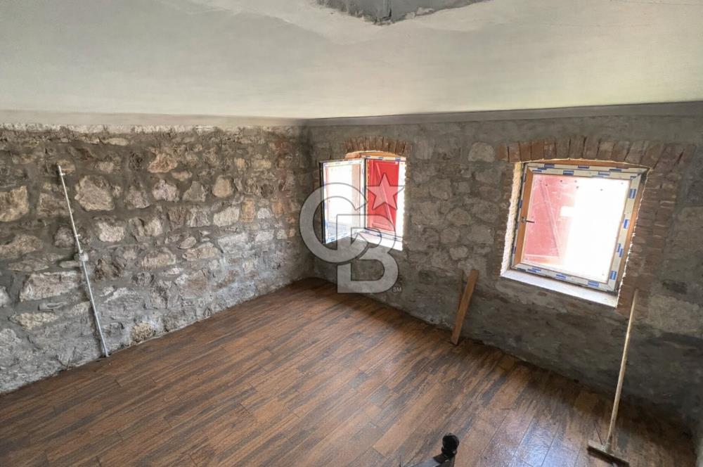 ÇANAKKALE AYVACIK AHMETLER'DE MÜSTAKİL TAŞ EV