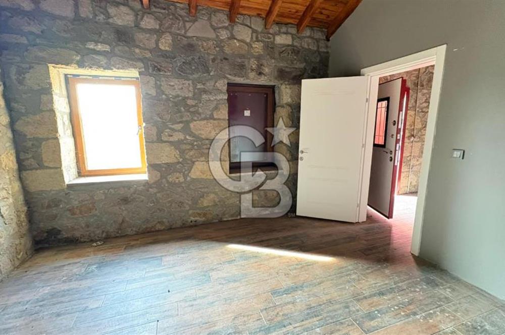 ÇANAKKALE AYVACIK AHMETLER'DE MÜSTAKİL TAŞ EV