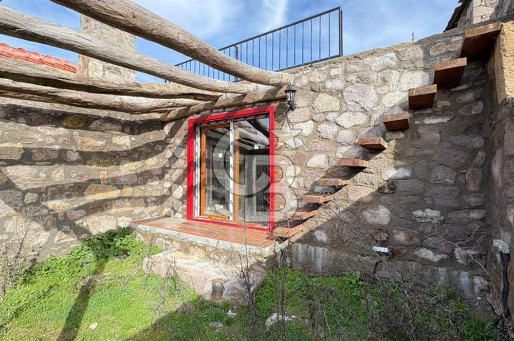 ÇANAKKALE AYVACIK AHMETLER'DE MÜSTAKİL TAŞ EV