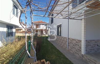 Mavinin ve Yeşilinin Buluştuğu Nokta: Altınova’da Fırsat Villası!