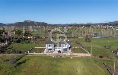 Muğla Menteşe Yenice'de  Satılık 4+1 Lüks Villa 