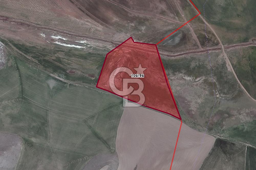 ÇAVUŞLU MAHALLESİNDE HİSSELİ 2472 M² SATILIK TARLA