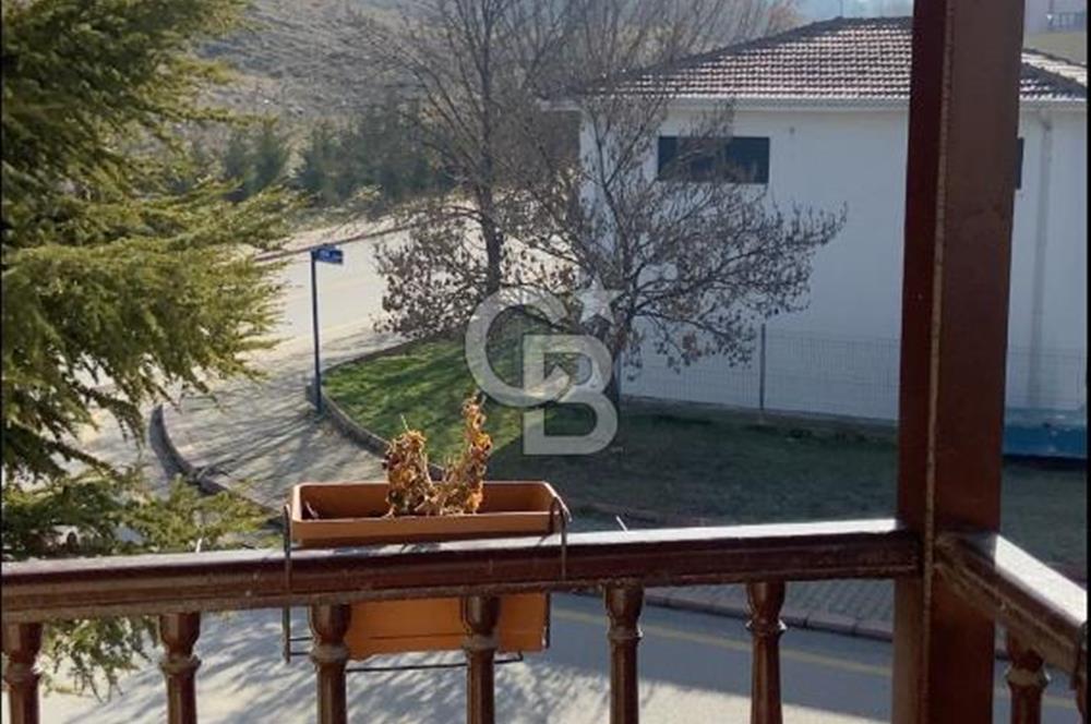 ÇAYYOLU BAŞKENT DOKTORLAR SİTESİNDE ASANSÖRLÜ , KÖŞE , ŞEREFİYELİ KÖŞE VİLLA