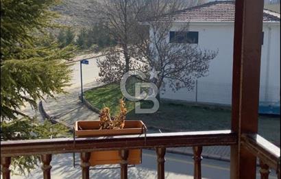 ÇAYYOLU BAŞKENT DOKTORLAR SİTESİNDE ASANSÖRLÜ , KÖŞE , ŞEREFİYELİ KÖŞE VİLLA