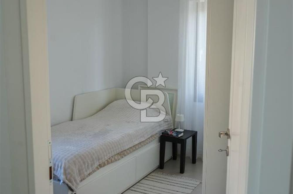 ALAÇATI GÖBENE MAHALLESİNDE SATILIK LÜKS VİLLA