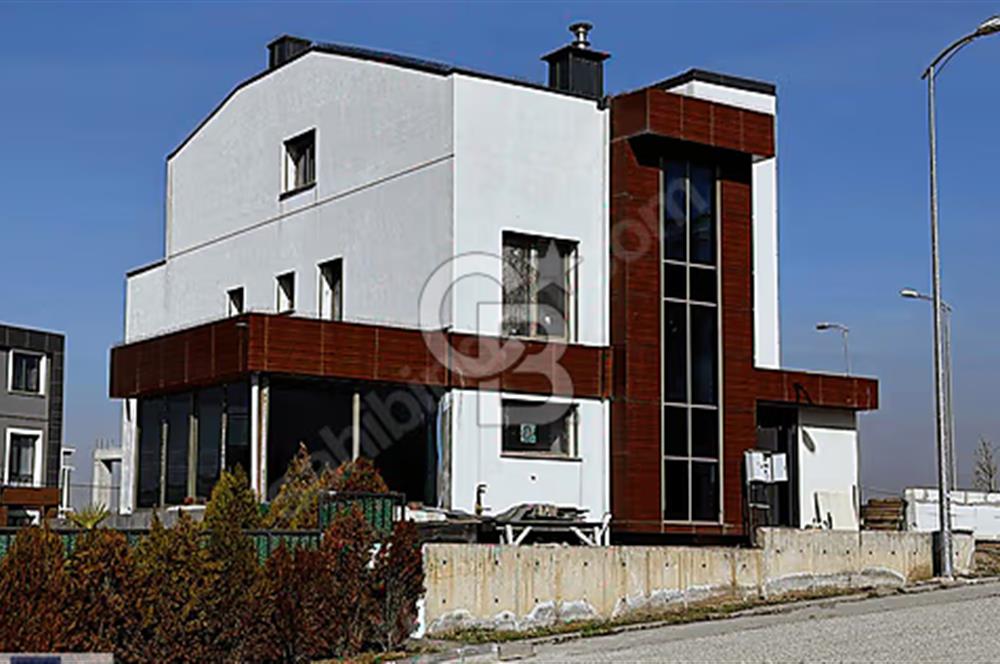 OFİS, KLİNİK VEYA MERKEZ BİNA KULLANIMINA UYGUN 5+2 VİLLA