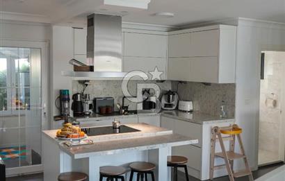 ALAÇATI GÖBENE MAHALLESİNDE SATILIK LÜKS VİLLA