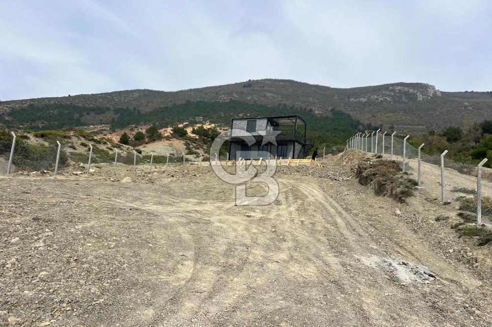 Geyve Akdoğan Mah. de İçinde Konteyner Olan Satılık Parsel