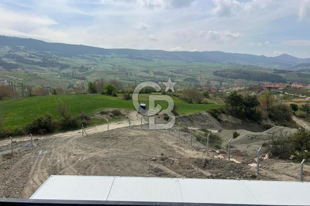 Geyve Akdoğan Mah. de İçinde Konteyner Olan Satılık Parsel