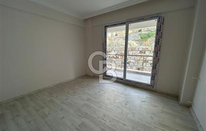 Foça Kazım Dirik Mah. Satılık Teraslı 2+1 Daire