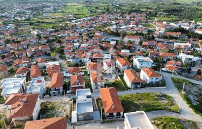 Foça Kazım Dirik Mah. Satılık Teraslı 2+1 Daire