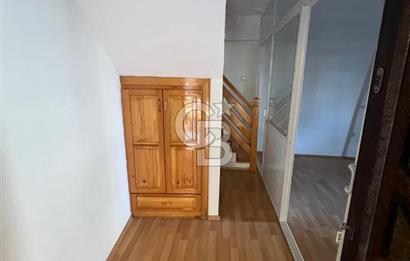 Yenifoça Merkezde Sahile 50 Metre Geniş Kiralık Müstakil Ev
