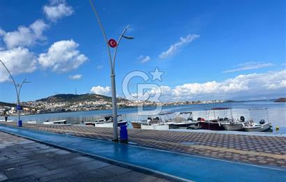 Yenifoça Merkezde Sahile 50 Metre Geniş Kiralık Müstakil Ev