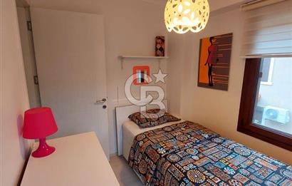 Foça Limnili Sitesinde Eşyalı Kiralık Havuzlu 3+1 Villa