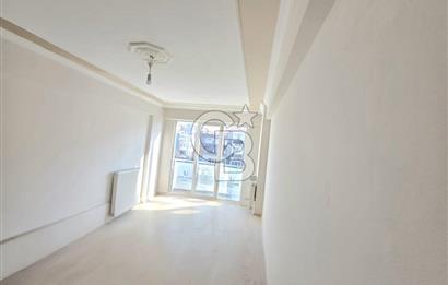 GELİBOLU'DA MERKEZİ KONUMDA ARA KAT 2+1 GENİŞ SATILIK DAİRE